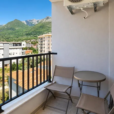 Apartpan Lekic